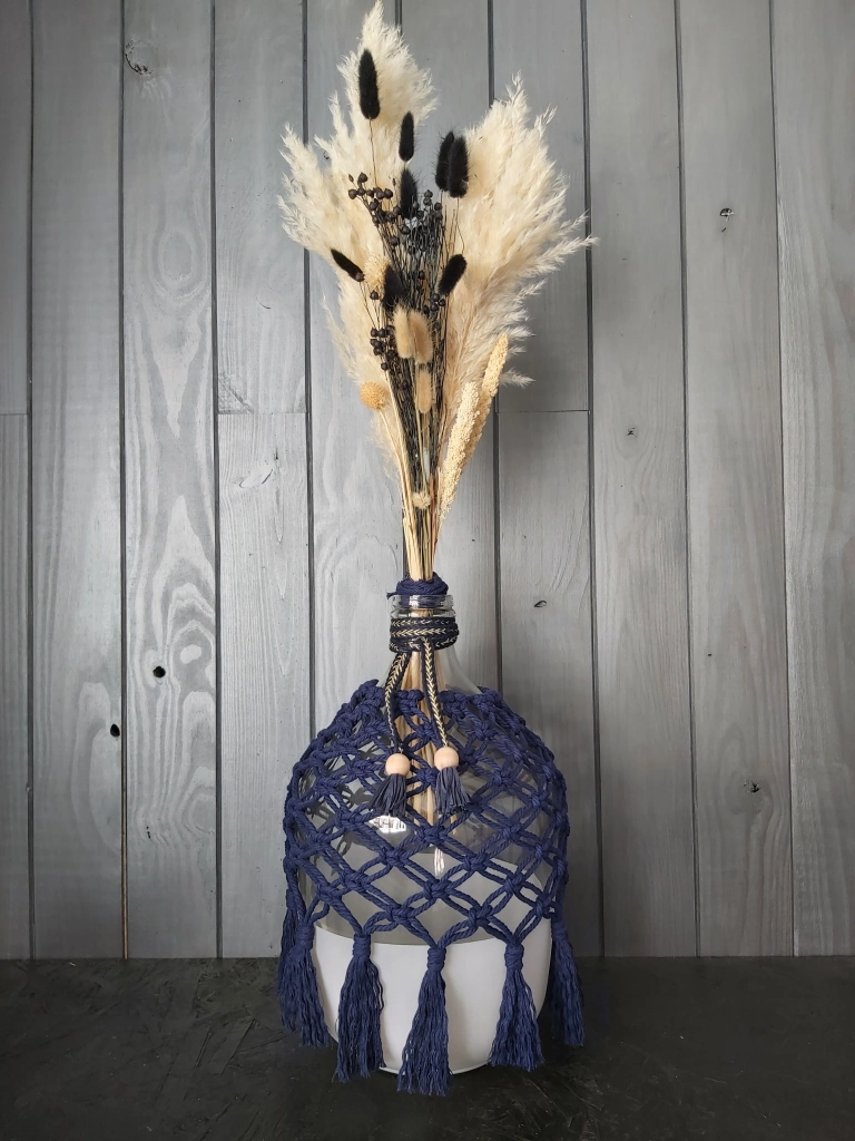 Décoration de vos Dames Jeanne en macramé