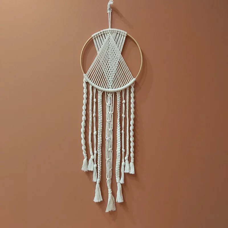 Attrape-rêves écrus en macramé
