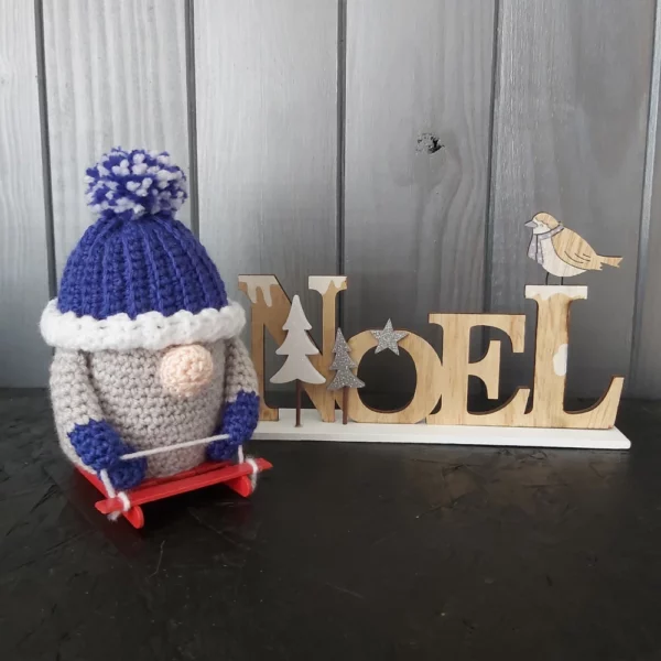 Gnome de Noël sur luge