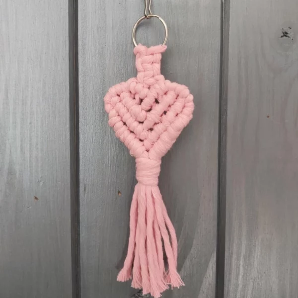 Porte-clefs cœur en macramé