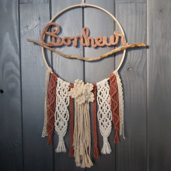 Suspension Bonheur macramé et tricotin