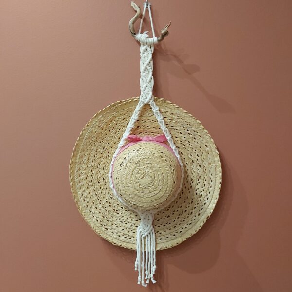 support chapeau macramé