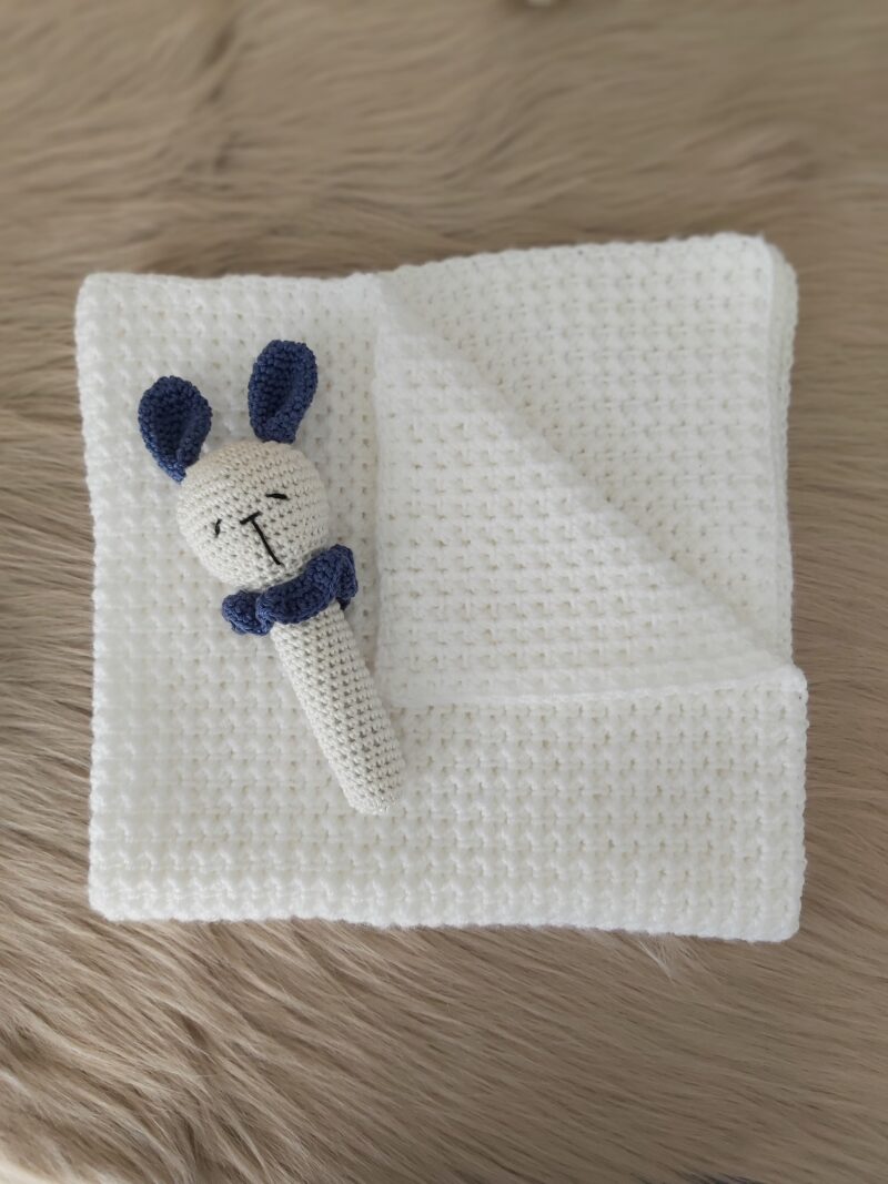 couverture bébé blanche