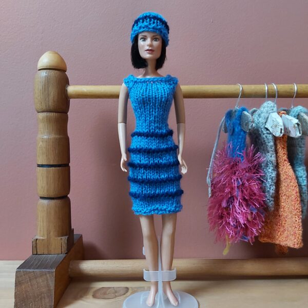Robe et bonnet bleus