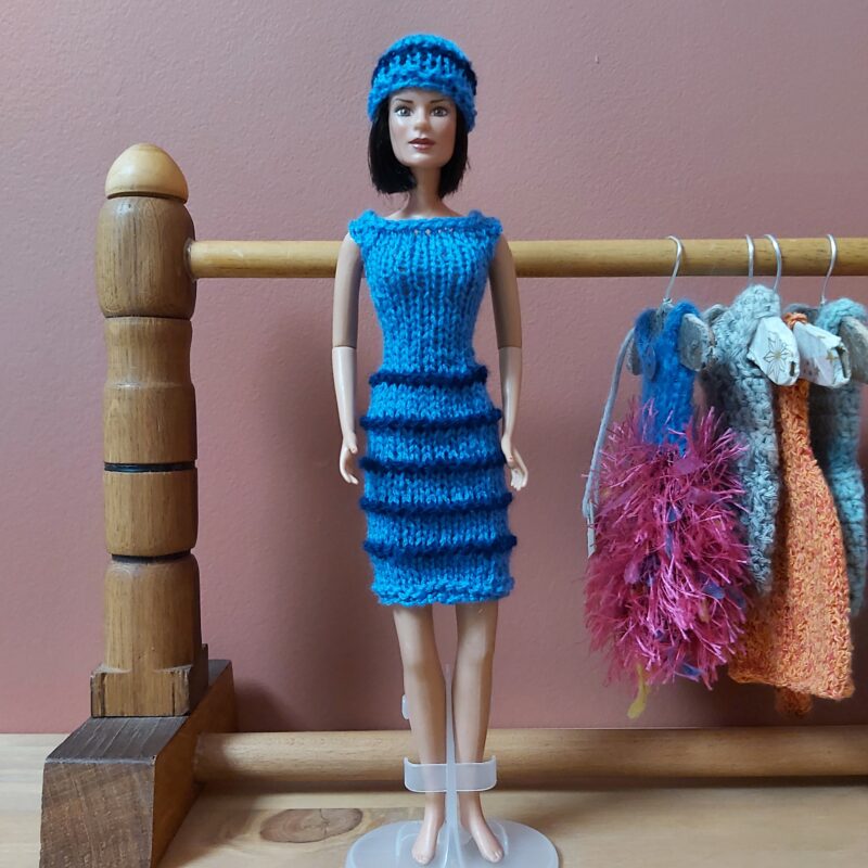 Robe et bonnet bleus