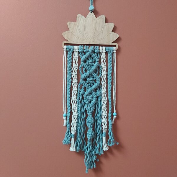suspension lotus et macramé