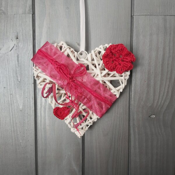 coeur rotin déco rouge et rose