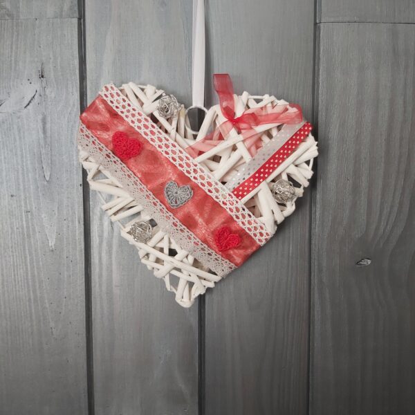 coeur rotin déco rouge blanc argent