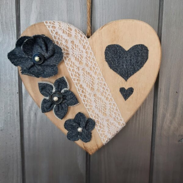 coeur fleurs jean et dentelle