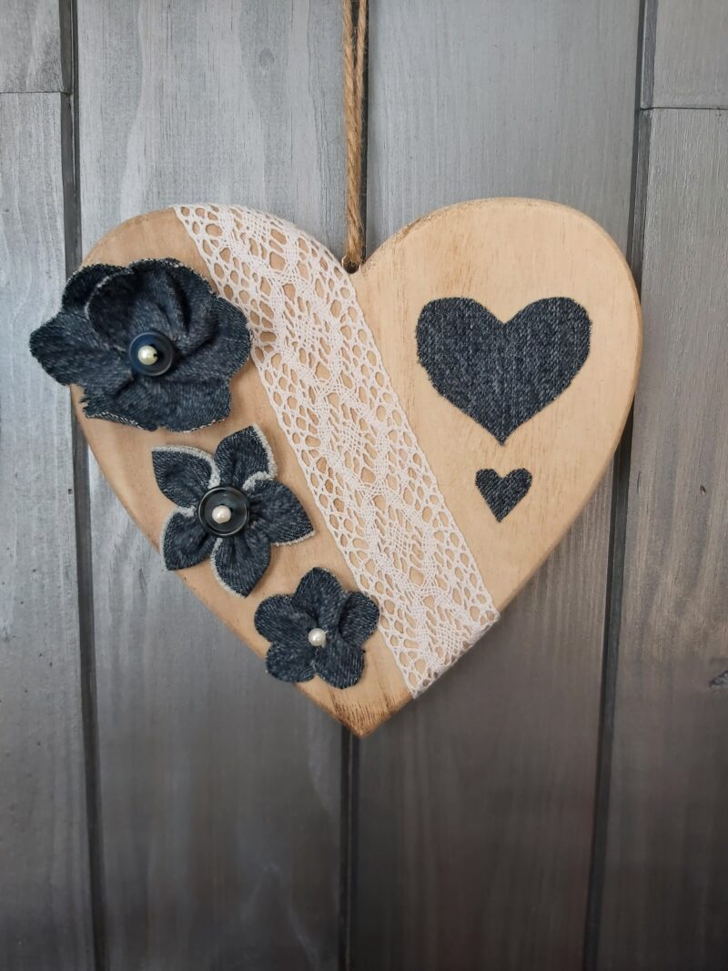 coeur fleurs jean et dentelle