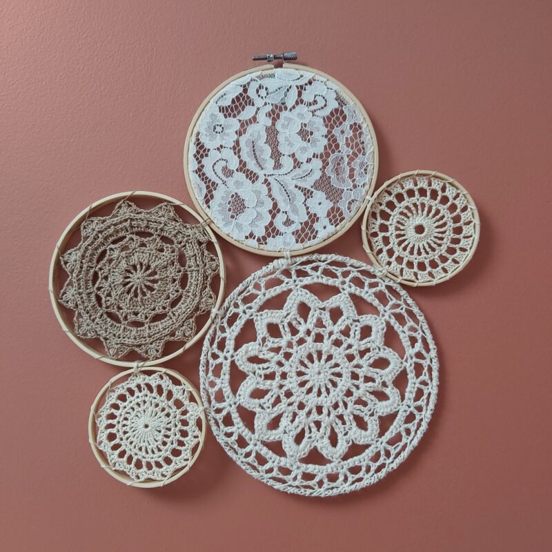 suspension mandala et dentelle