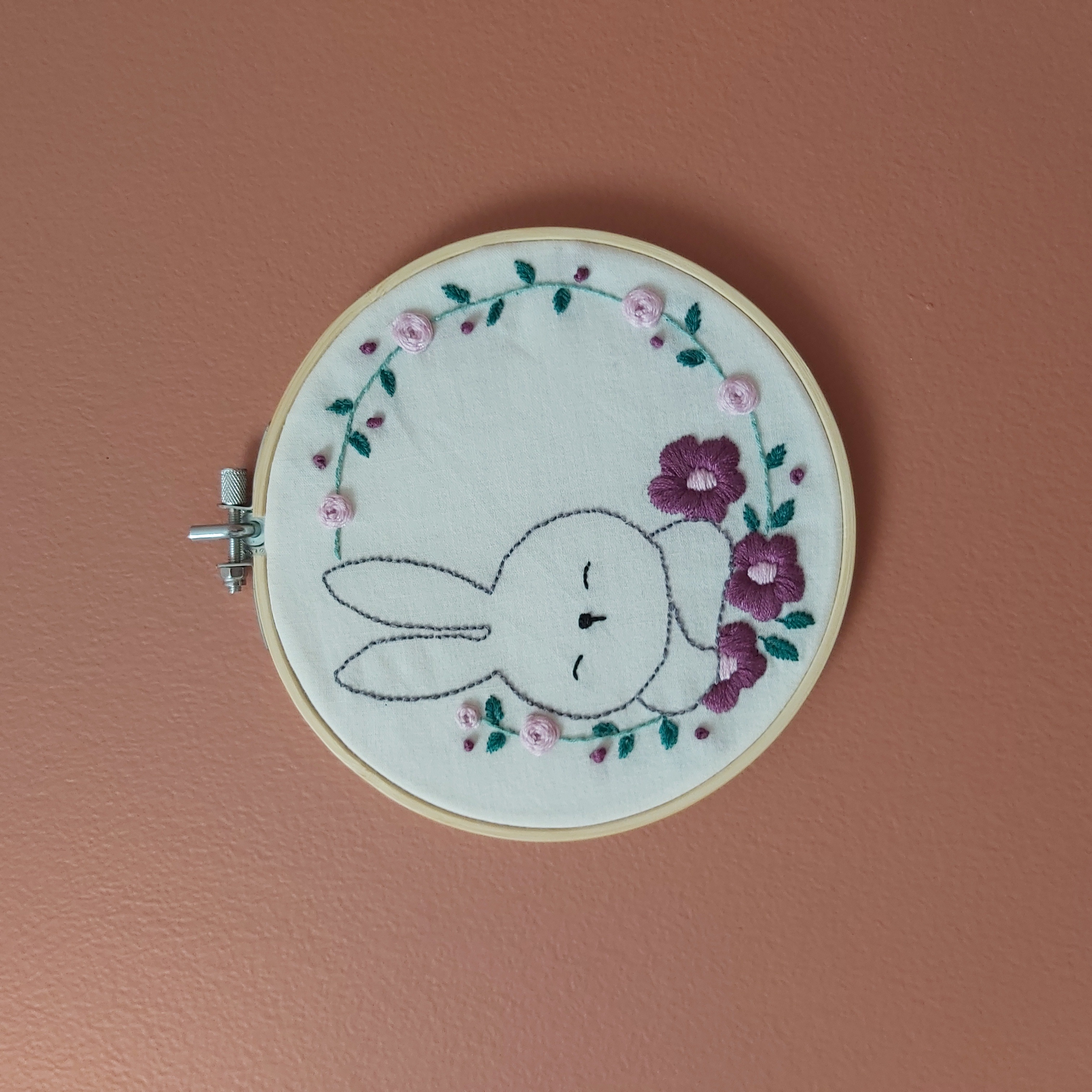 cercle brodé lapin