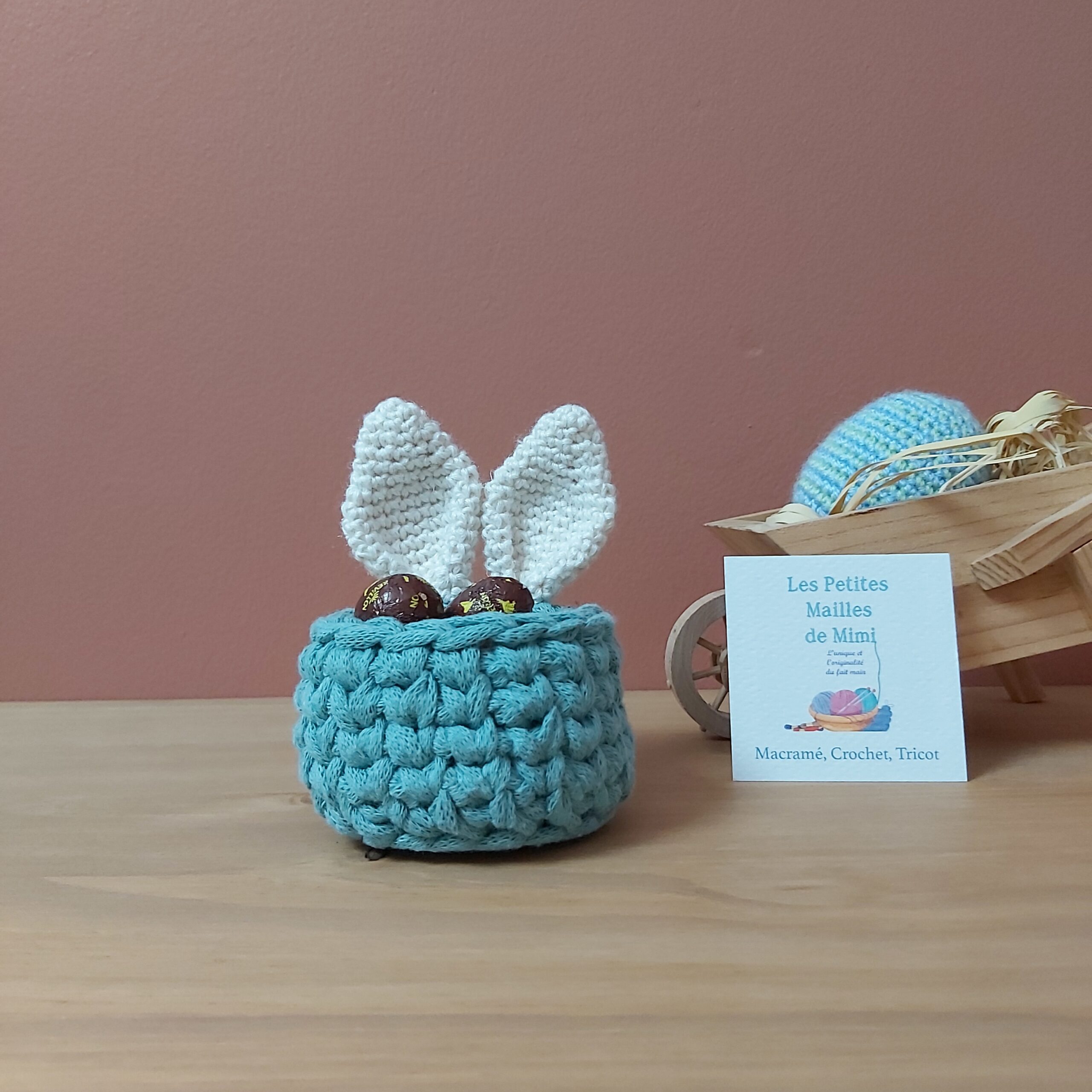 corbeille de pâques verte écrue