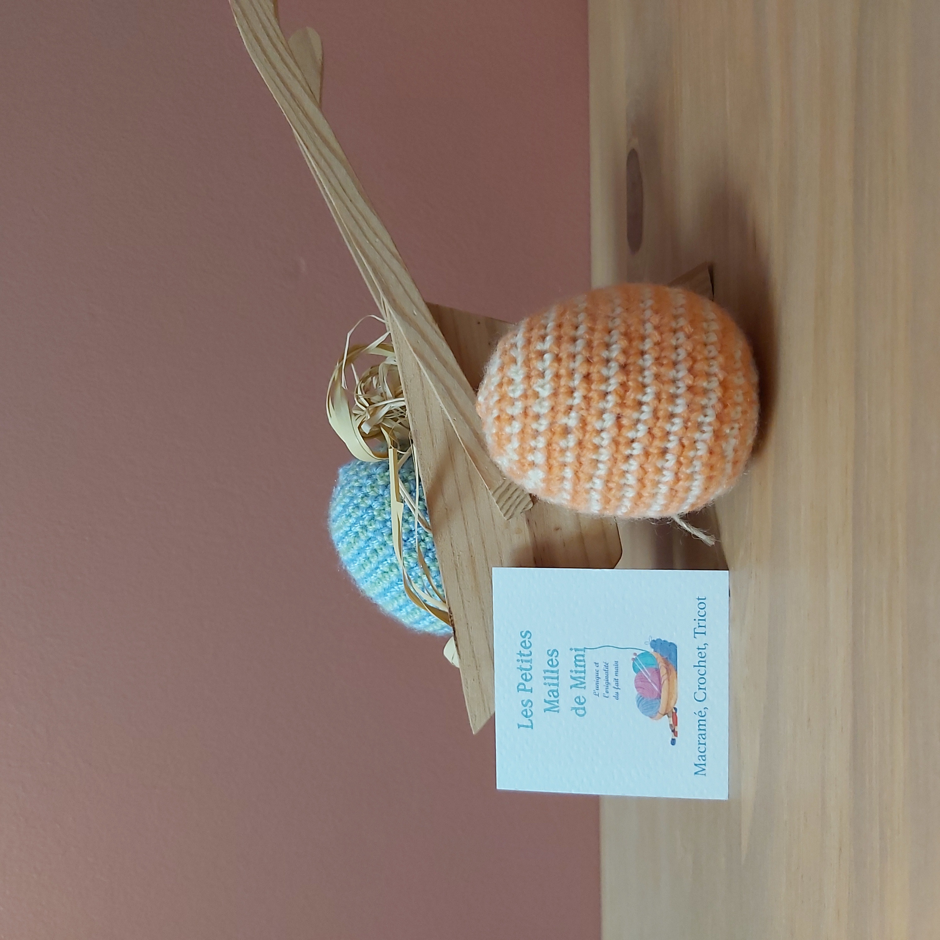 oeuf de pâques orange et jaune