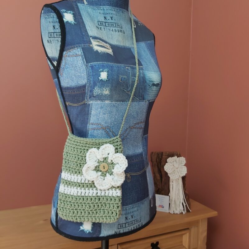 Sac d’été au crochet, vert amande et écru