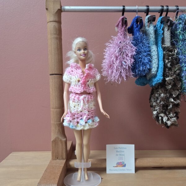 ensemble jupe et gilet Barbie