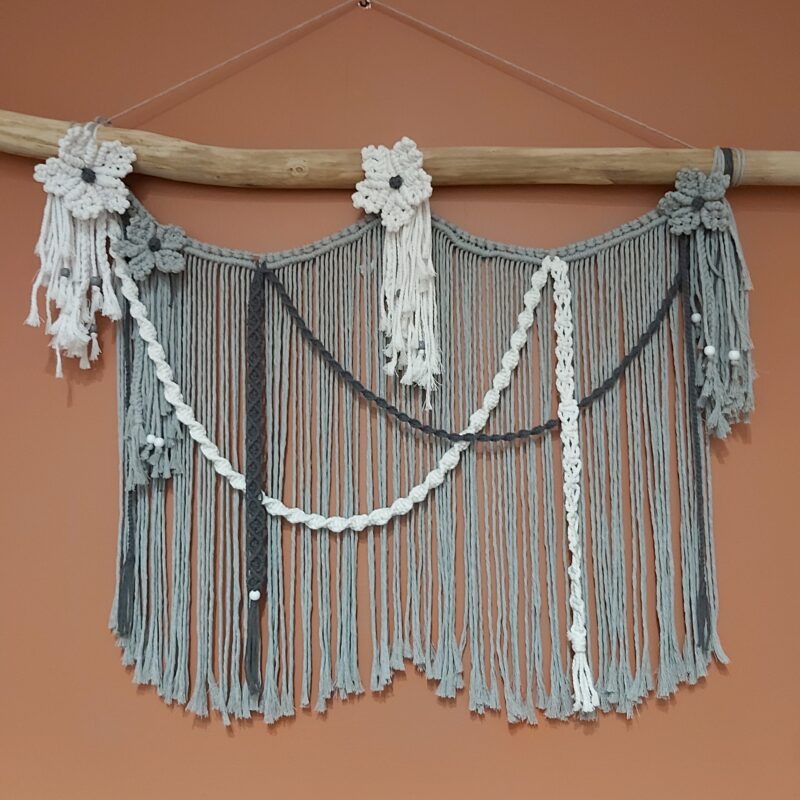 suspension macramé blanche et grise