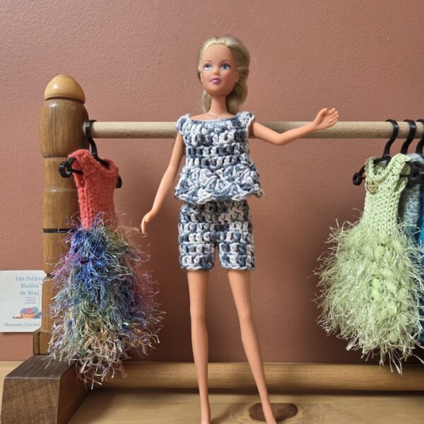 Ensemble bleu gris pour Barbie